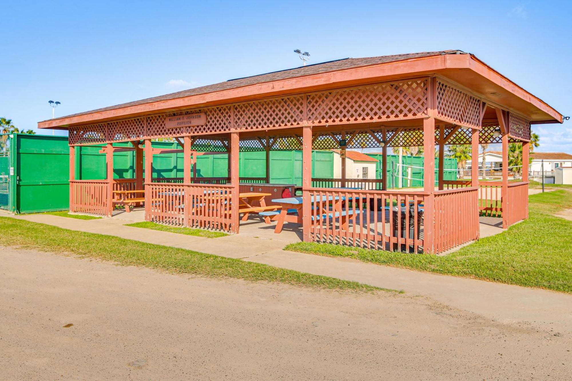 Cozy Waterfront Port Isabel Cottage With Deck! Exterior foto